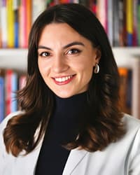 Dr. Daniela Năstase